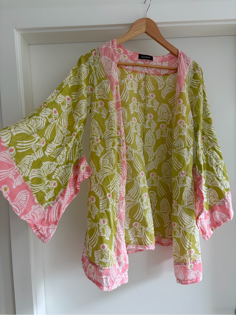 bebe Y2K 100% Cotton Floral open front bell sleeve shirt M